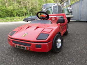 Kinderauto_ Ferrari_F40_1